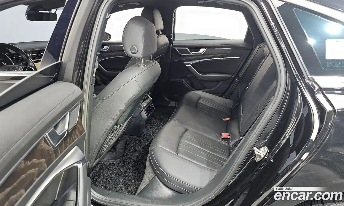 Audi A6 2021 2.0 автомат (гидро), фото 17