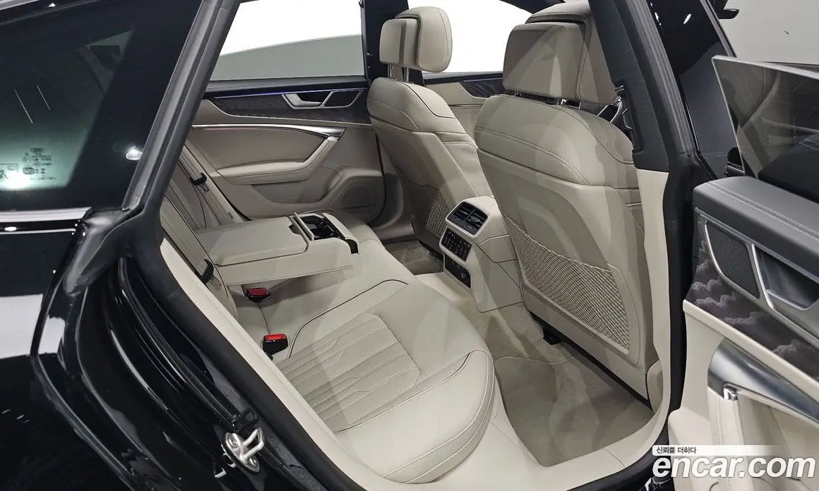 Audi A7 2025 2.0 автомат (гидро), фото 16