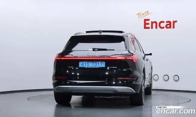 Audi e-tron 2023 0.2 автомат (гидро), миниатюра 4 Audi e-tron 2023 0.2 автомат (гидро), миниатюра 4