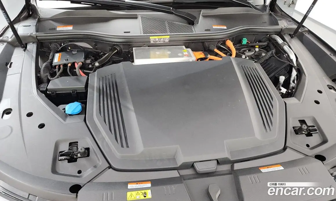 Audi e-tron 2023 0.2 автомат (гидро), фото 6 Audi e-tron 2023 0.2 автомат (гидро), фото 6