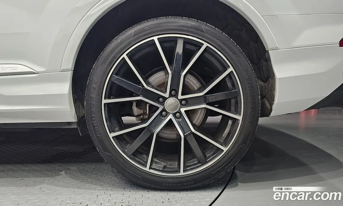 Audi Q7 2021 3.0 автомат (гидро), фото 6 Audi Q7 2021 3.0 автомат (гидро), фото 6