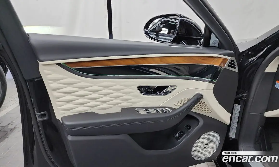 Bentley Flying Spur 2022 4.0 автомат (гидро), фото 14 Bentley Flying Spur 2022 4.0 автомат (гидро), фото 14