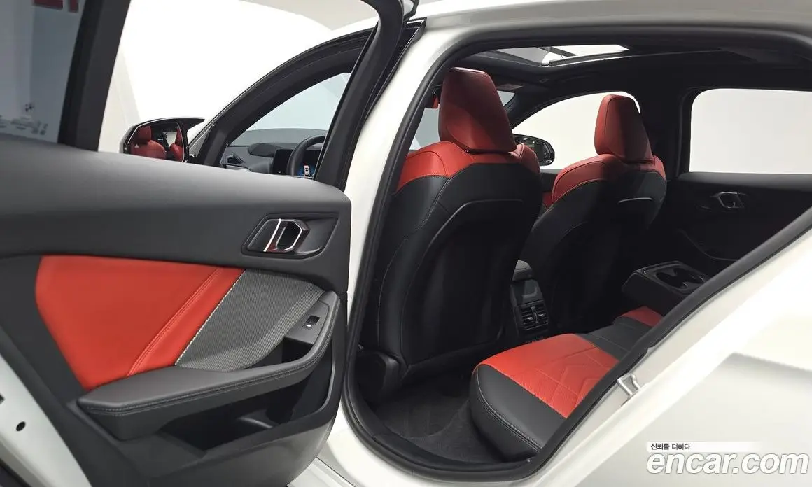 BMW 1 серия 2025 2.0 автомат (гидро), фото 15 BMW 1 серия 2025 2.0 автомат (гидро), фото 15