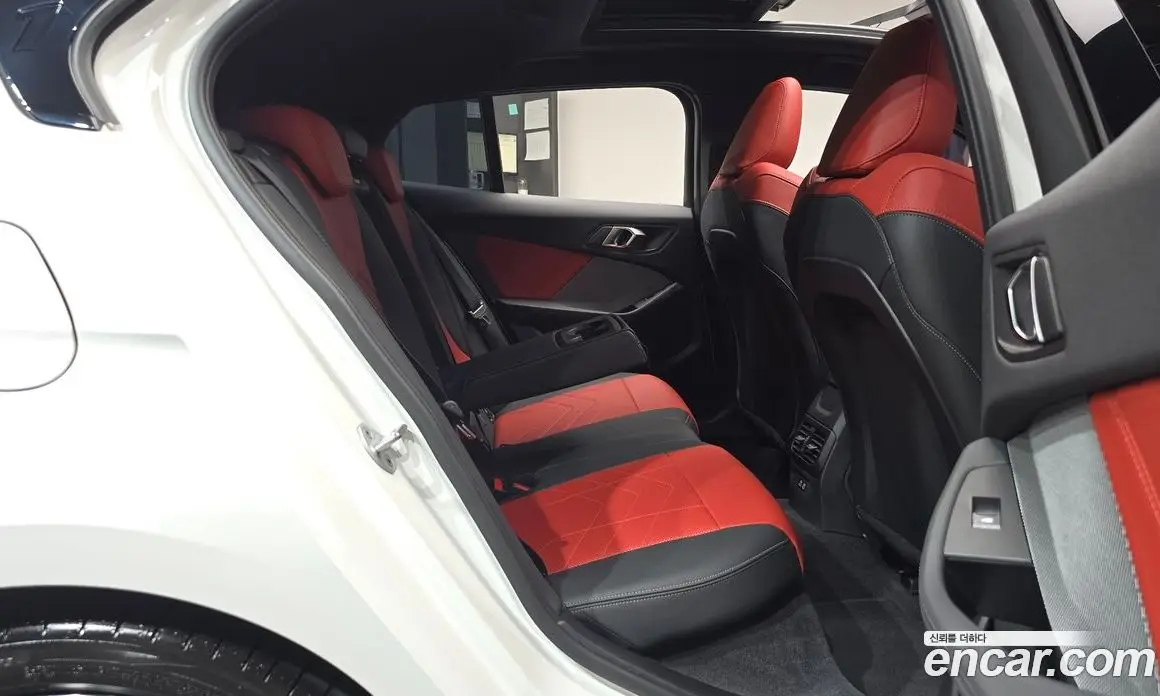 BMW 1 серия 2025 2.0 автомат (гидро), фото 17 BMW 1 серия 2025 2.0 автомат (гидро), фото 17