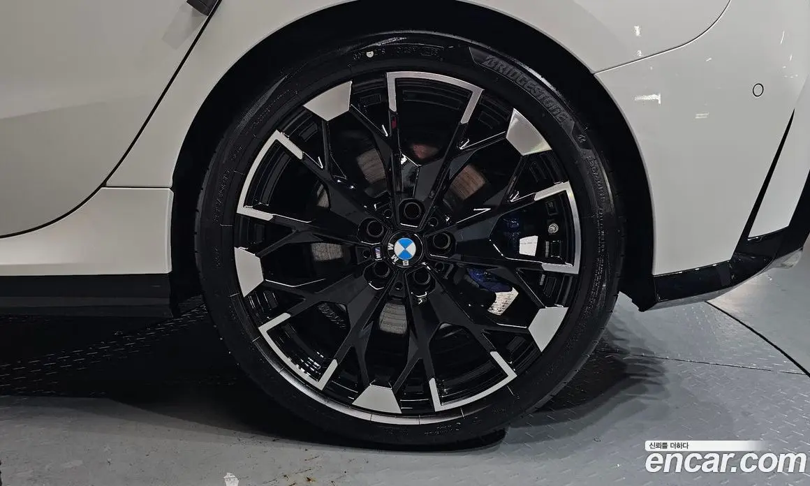 BMW 1 серия 2025 2.0 автомат (гидро), фото 6 BMW 1 серия 2025 2.0 автомат (гидро), фото 6