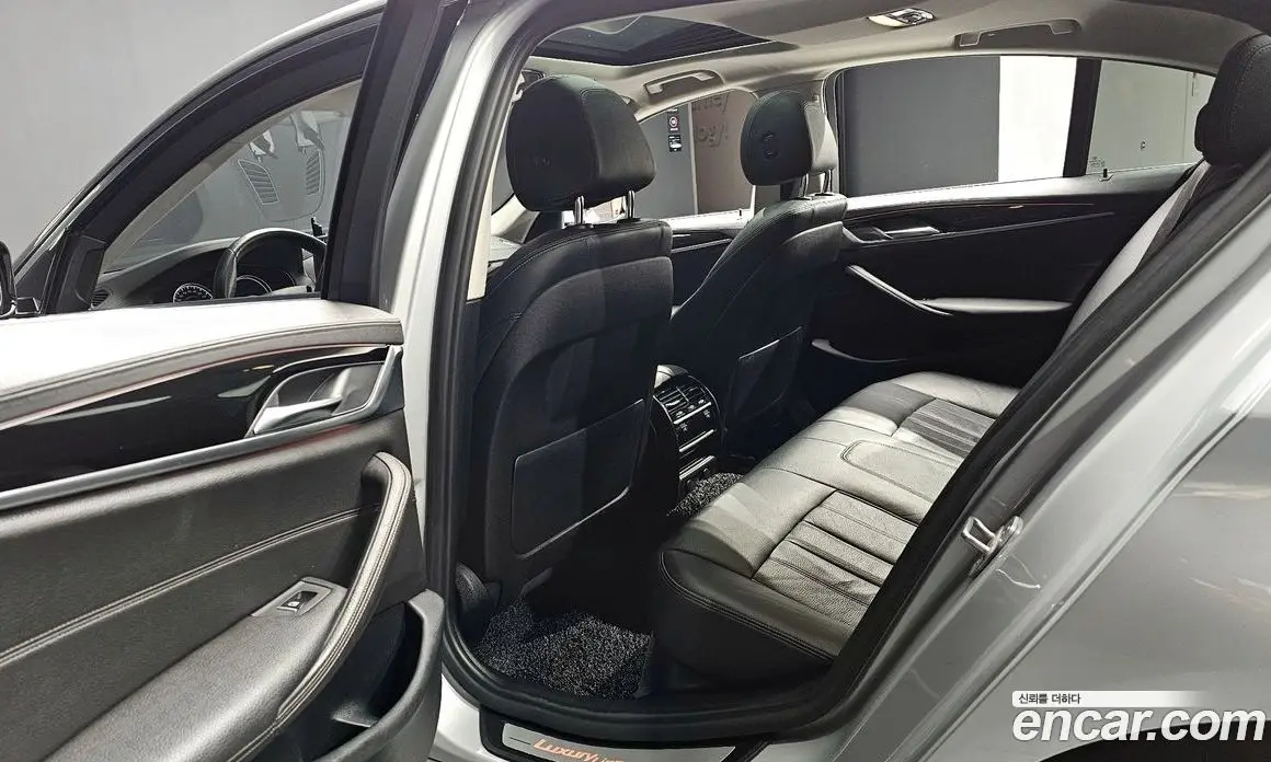 BMW 5 серия 2018 2.0 автомат (гидро), фото 17