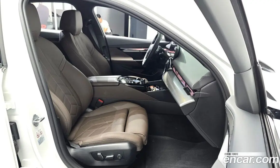 BMW 5 серия 2024 2.0 автомат (гидро), фото 15