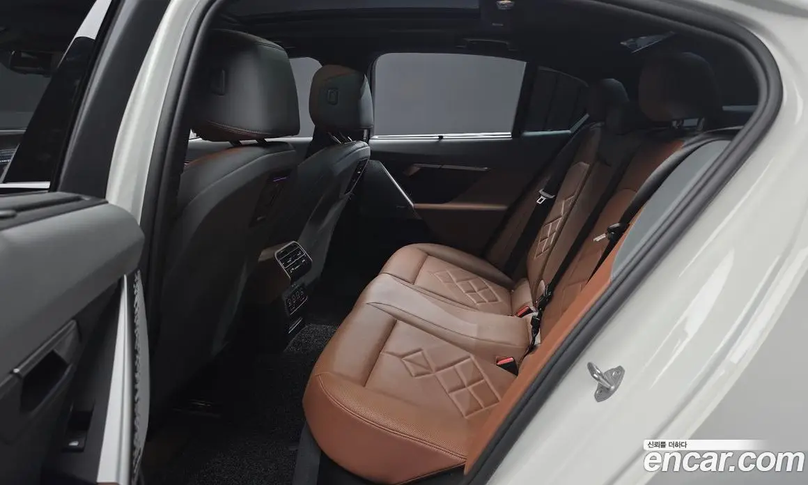 BMW 5 серия 2024 2.0 автомат (гидро), фото 16