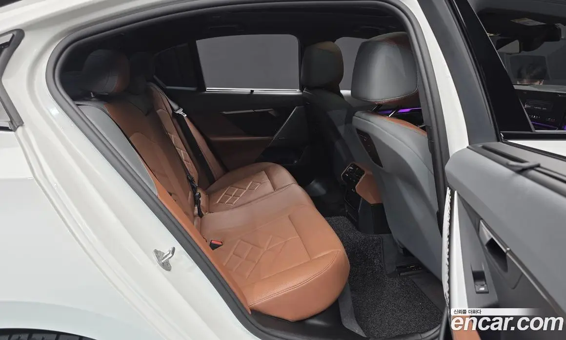 BMW 5 серия 2024 2.0 автомат (гидро), фото 18