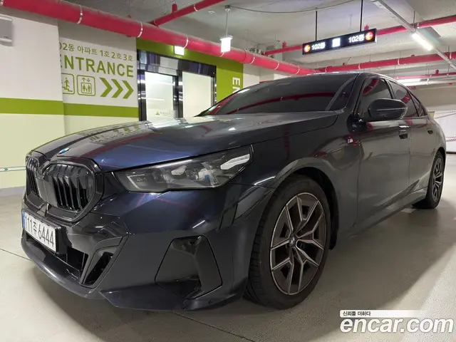 BMW 5 серия, 2026, 5 160 км