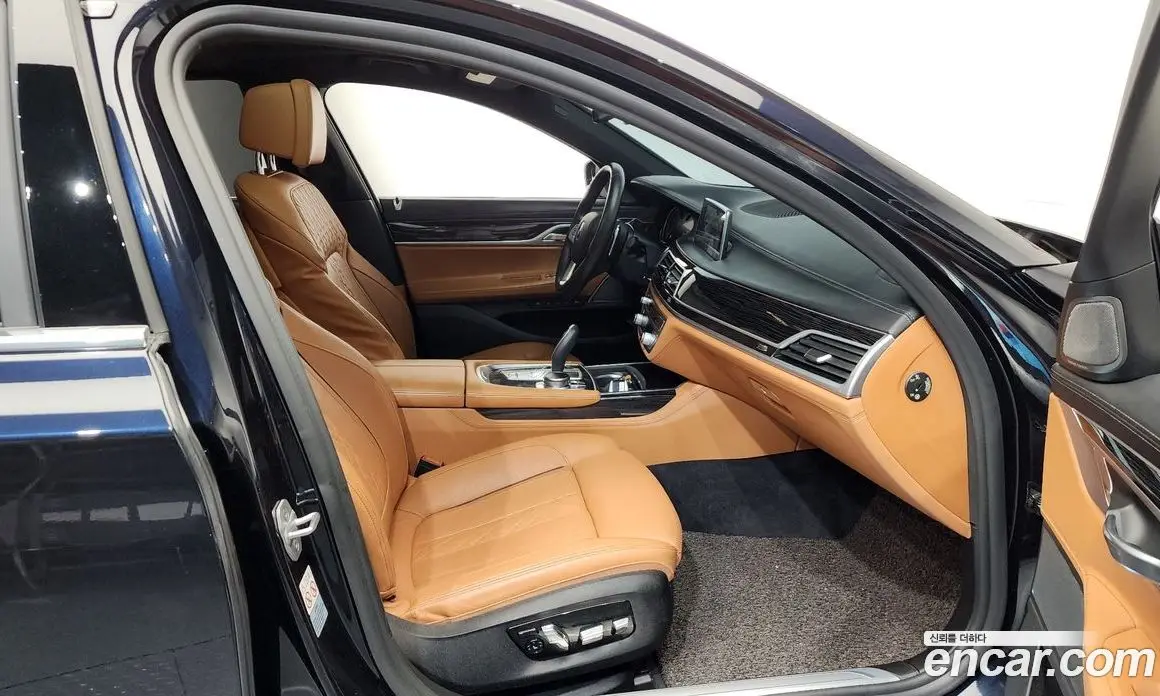 BMW 7 серия 2018 3.0 автомат (гидро), фото 17