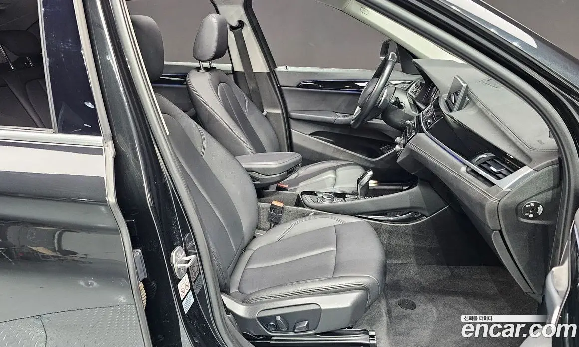 BMW X1 2022 2.0 автомат (гидро), фото 16