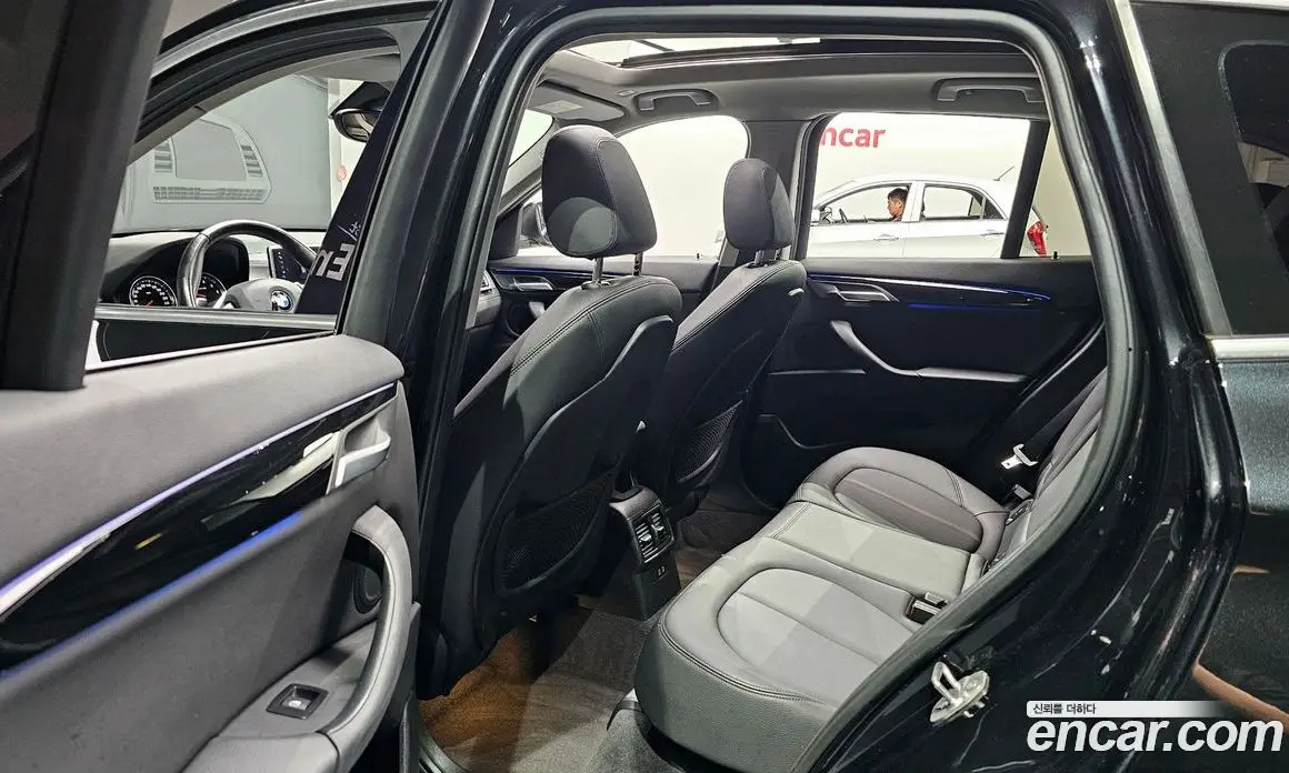 BMW X1 2022 2.0 автомат (гидро), фото 17
