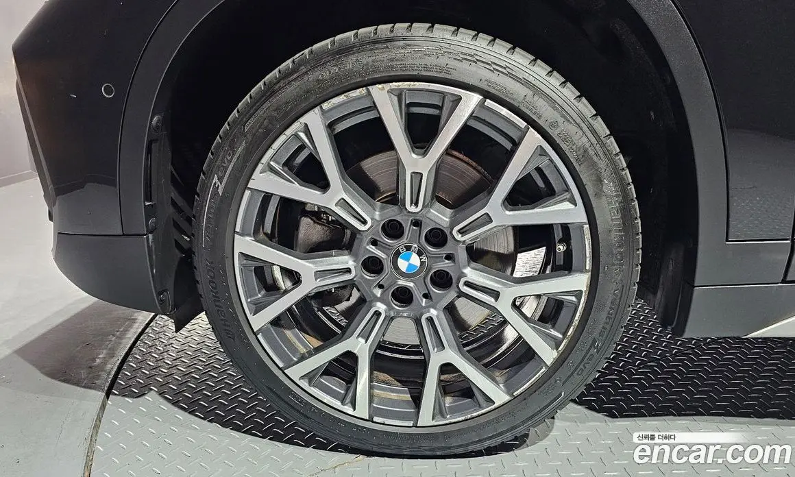 BMW X1 2022 2.0 автомат (гидро), фото 5