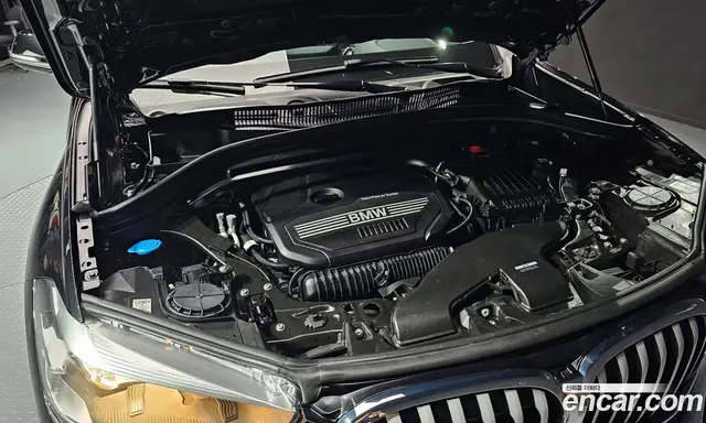 BMW X1 2022 2.0 автомат (гидро), миниатюра 6