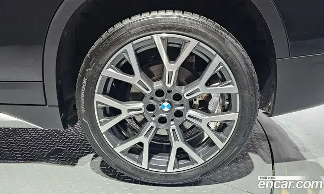 BMW X1 2022 2.0 автомат (гидро), миниатюра 7