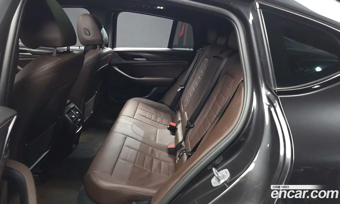BMW X4 2023 2.0 автомат (гидро), фото 16