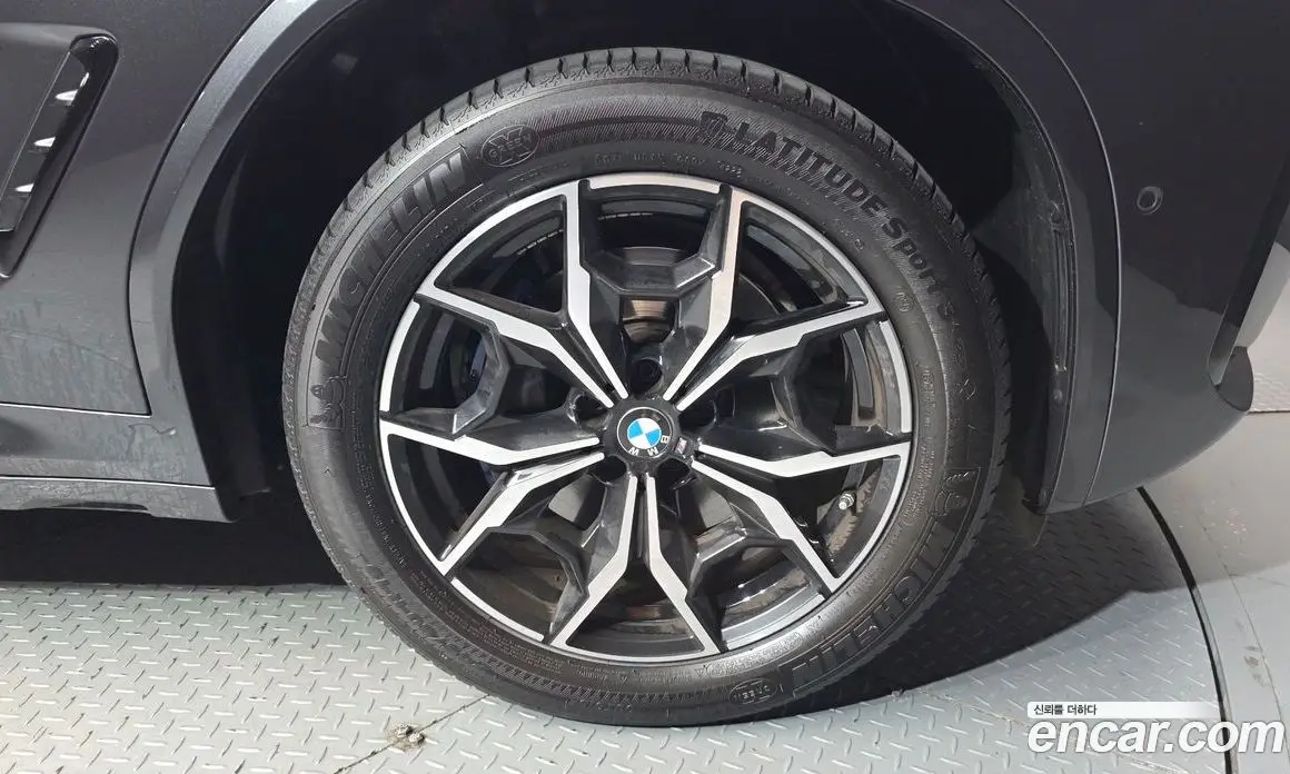 BMW X4 2023 2.0 автомат (гидро), фото 7