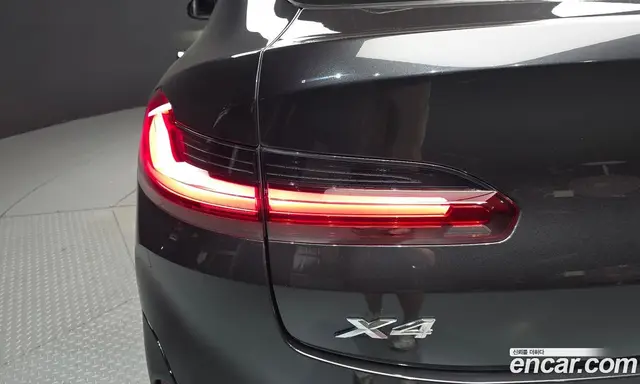 BMW X4 2023 2.0 автомат (гидро), миниатюра 9