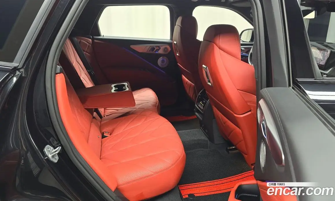 BMW XM 2024 4.4 автомат (гидро), фото 17 BMW XM 2024 4.4 автомат (гидро), фото 17