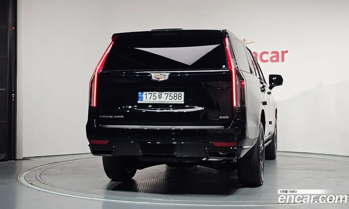 Cadillac Escalade 2023 6.2 автомат (гидро), фото 4