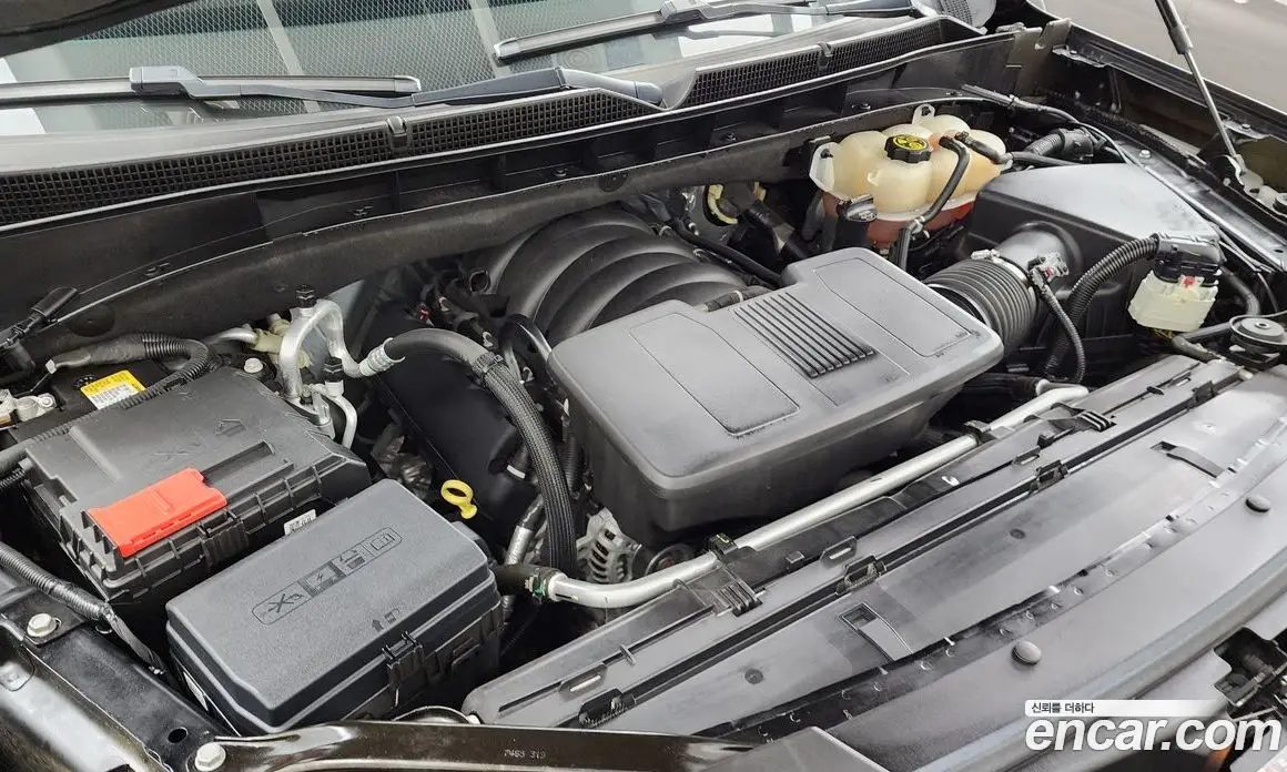 Cadillac Escalade 2023 6.2 автомат (гидро), фото 6