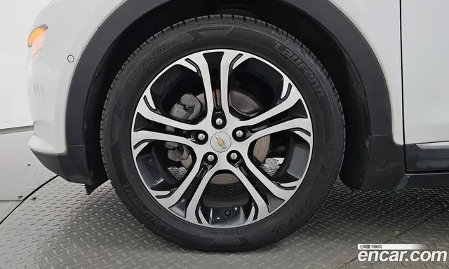 Chevrolet Bolt EV 2017 0.2 автомат (гидро), миниатюра 4 Chevrolet Bolt EV 2017 0.2 автомат (гидро), миниатюра 4