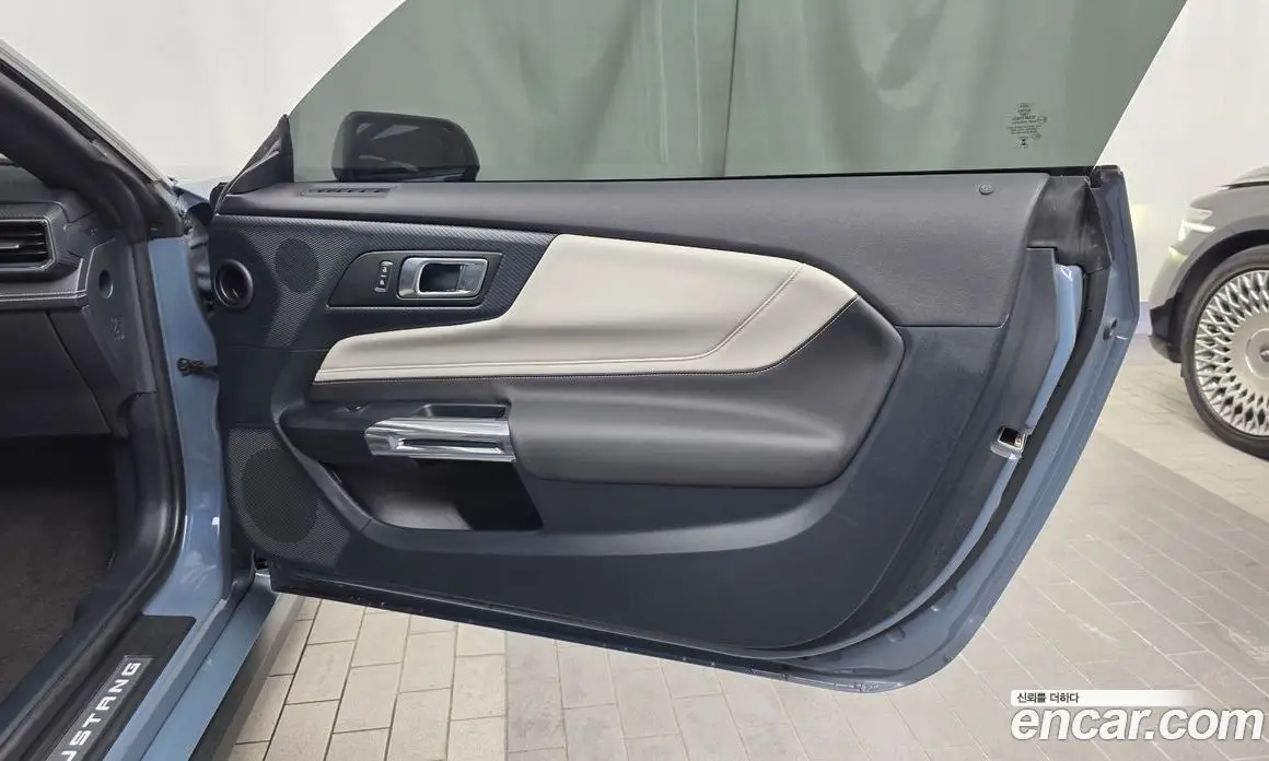 Ford Mustang 2024 5.0 автомат (гидро), фото 15
