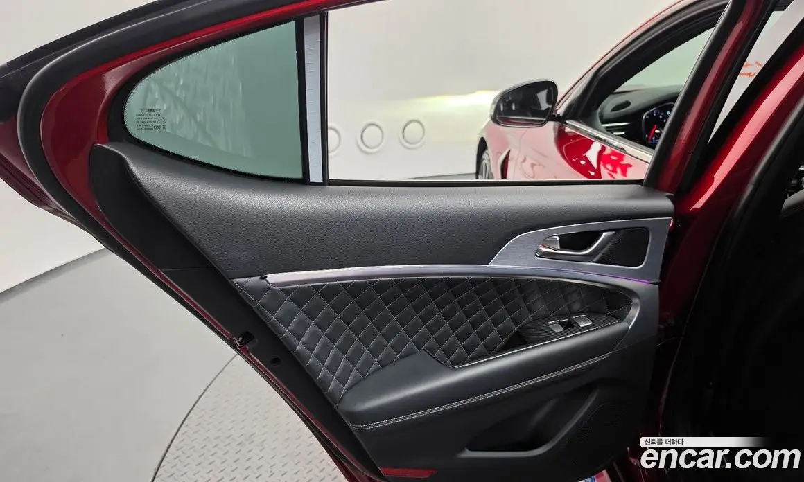 Genesis G70 2018 3.3 автомат (гидро), фото 15 Genesis G70 2018 3.3 автомат (гидро), фото 15