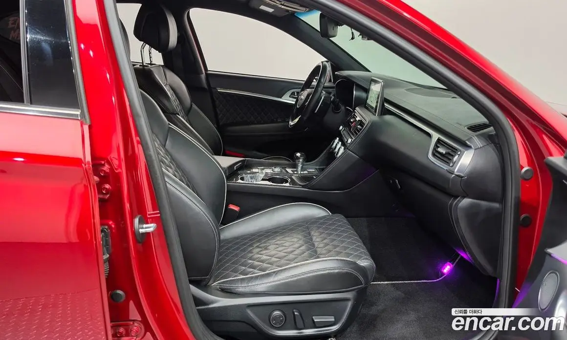 Genesis G70 2018 3.3 автомат (гидро), фото 16 Genesis G70 2018 3.3 автомат (гидро), фото 16