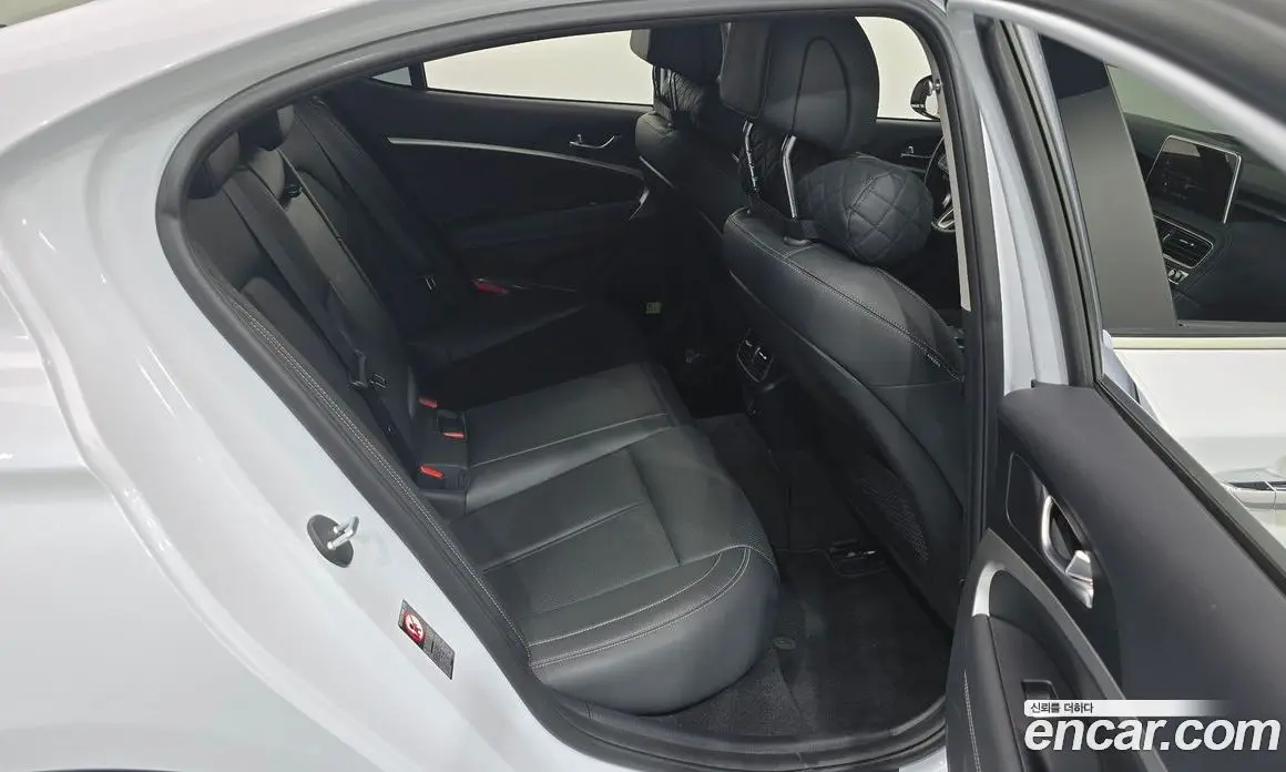 Genesis G70 2019 2.0 автомат (гидро), фото 17 Genesis G70 2019 2.0 автомат (гидро), фото 17