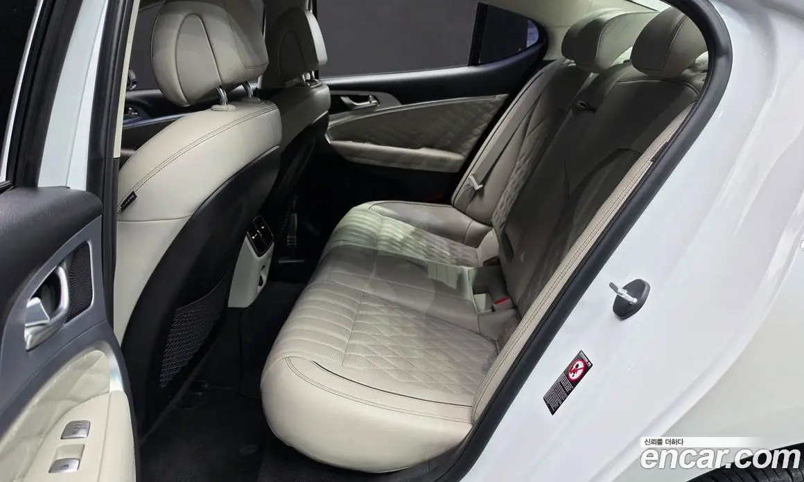 Genesis G70 2019 2.2 автомат (гидро), фото 17 Genesis G70 2019 2.2 автомат (гидро), фото 17