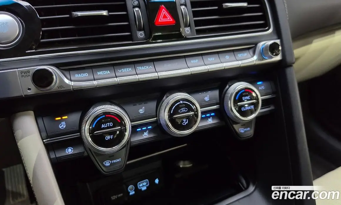 Genesis G70 2019 2.2 автомат (гидро), фото 18 Genesis G70 2019 2.2 автомат (гидро), фото 18
