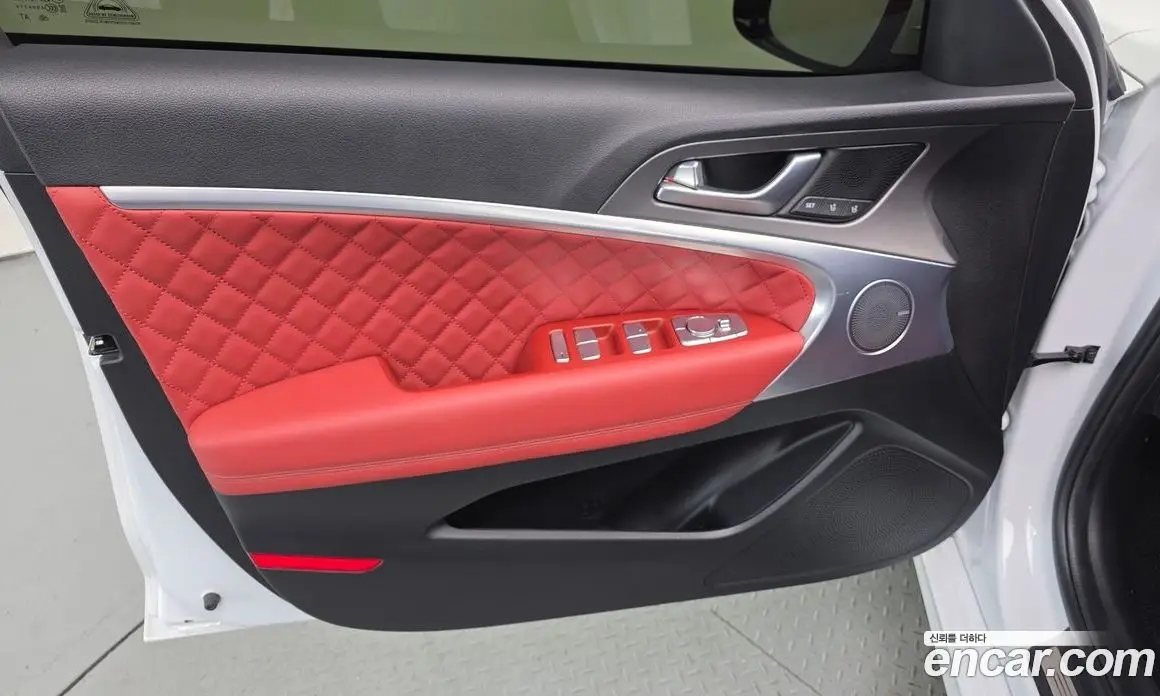 Genesis G70 2023 2.5 автомат (гидро), фото 15 Genesis G70 2023 2.5 автомат (гидро), фото 15