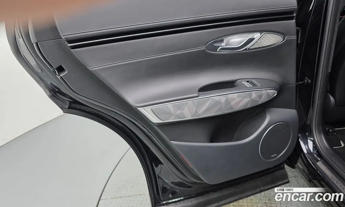 Genesis GV70 2021 3.5 автомат (гидро), фото 15 Genesis GV70 2021 3.5 автомат (гидро), фото 15