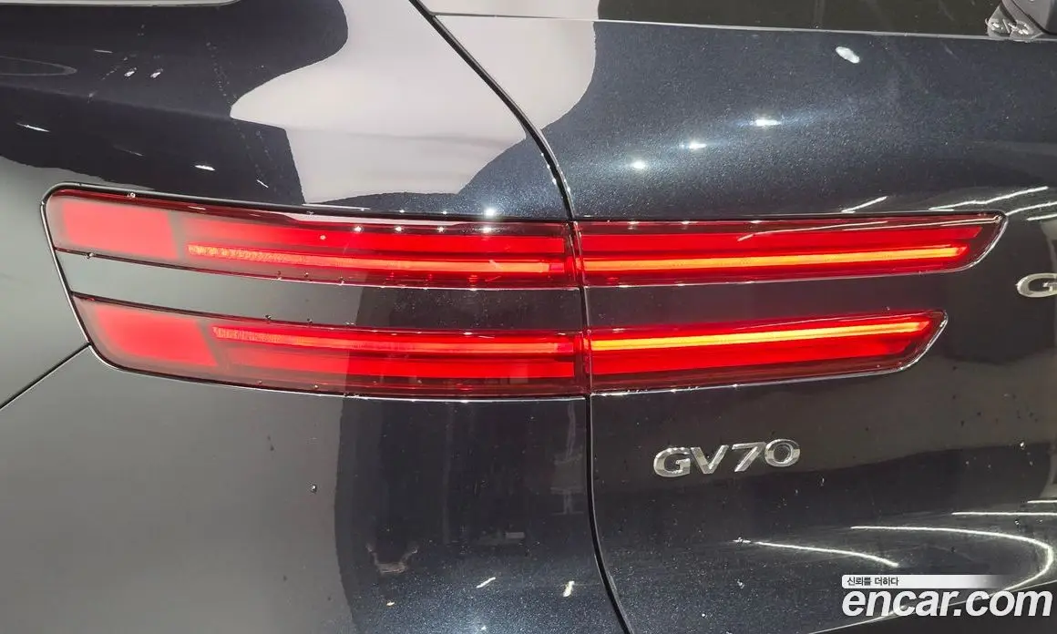 Genesis GV70 2021 3.5 автомат (гидро), фото 9 Genesis GV70 2021 3.5 автомат (гидро), фото 9