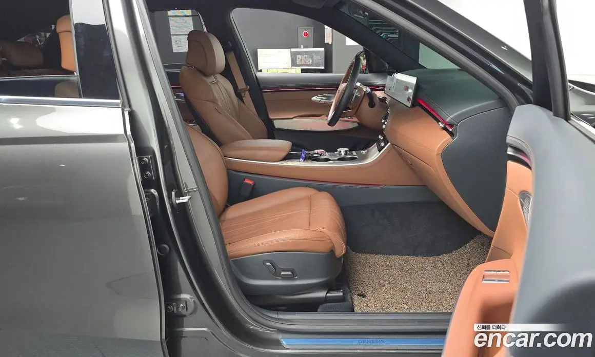 Genesis GV70 2024 2.5 автомат (гидро), фото 15 Genesis GV70 2024 2.5 автомат (гидро), фото 15