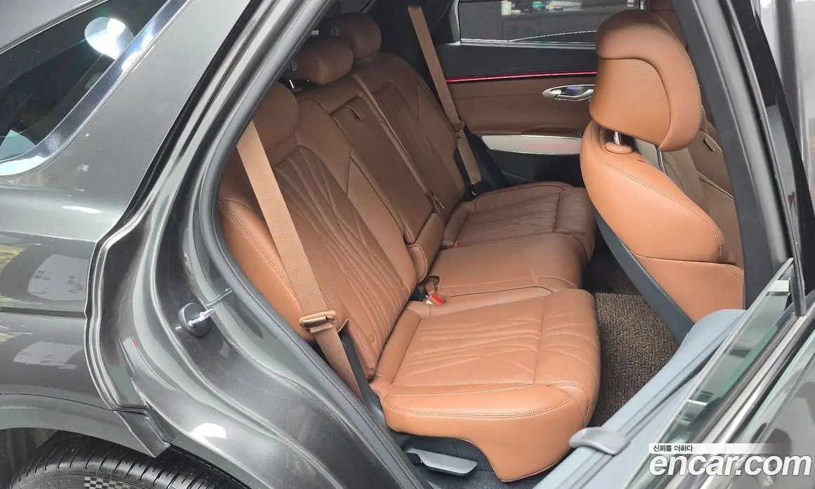 Genesis GV70 2024 2.5 автомат (гидро), фото 16 Genesis GV70 2024 2.5 автомат (гидро), фото 16
