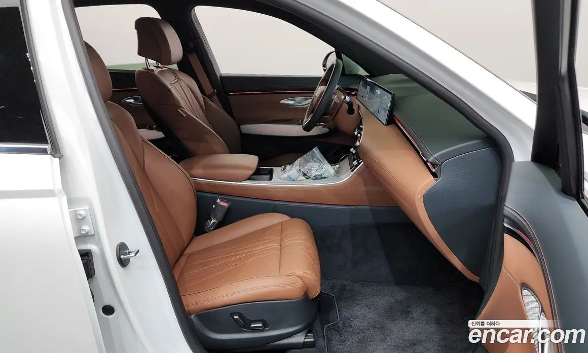 Genesis GV70 2025 2.5 автомат (гидро), фото 16 Genesis GV70 2025 2.5 автомат (гидро), фото 16