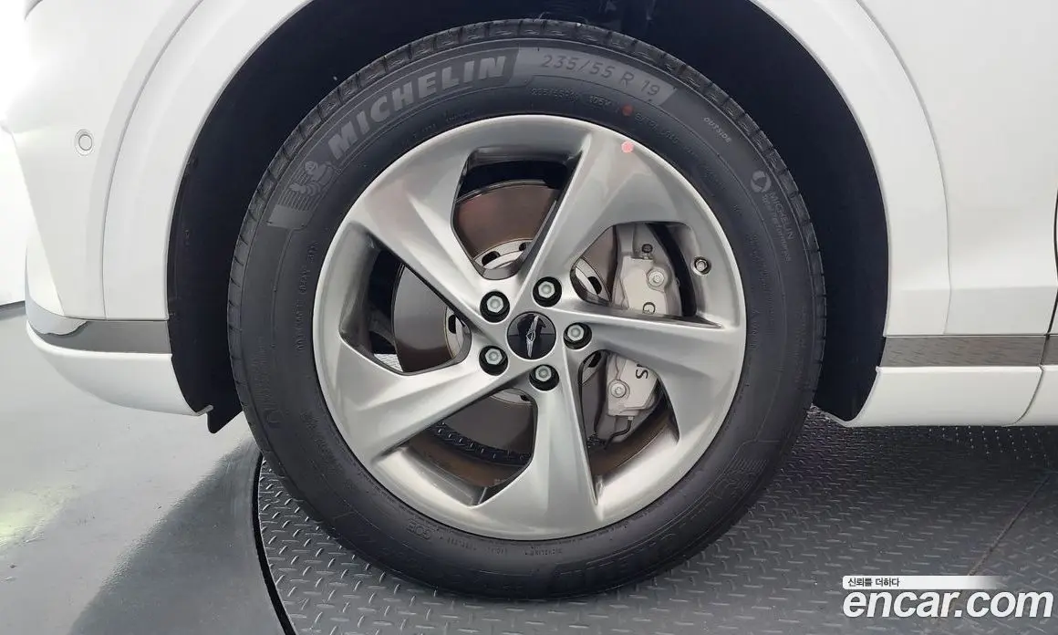 Genesis GV70 2025 2.5 автомат (гидро), фото 5 Genesis GV70 2025 2.5 автомат (гидро), фото 5