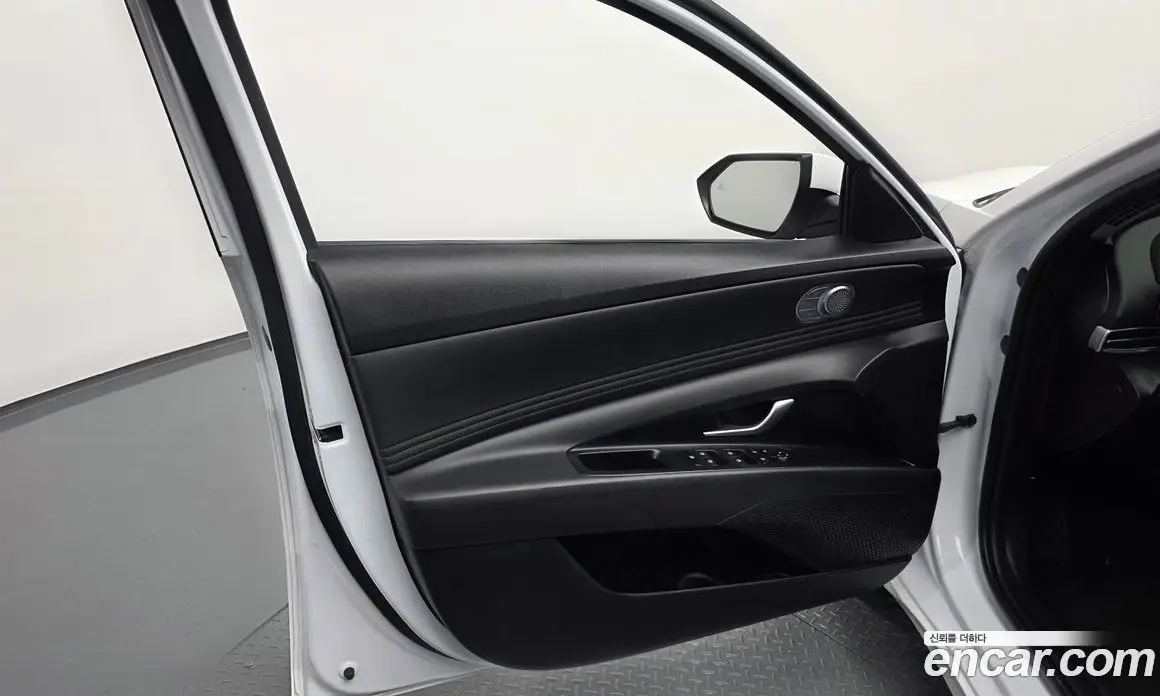 Hyundai Avante 2024 1.6 автомат (гидро), фото 14