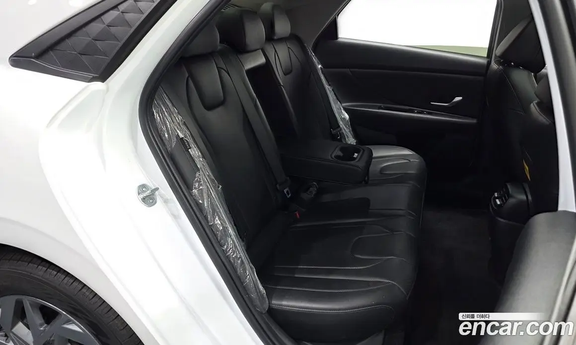 Hyundai Avante 2024 1.6 автомат (гидро), фото 17