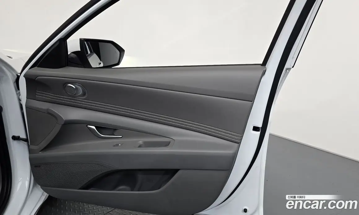 Hyundai Avante 2025 1.6 автомат (гидро), фото 13
