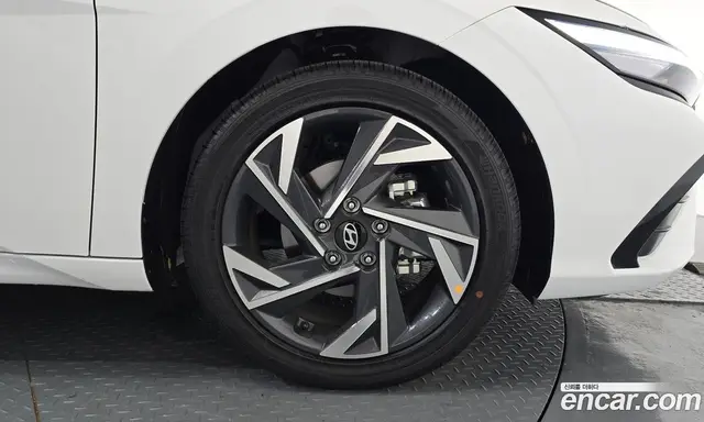Hyundai Avante 2025 1.6 автомат (гидро), миниатюра 6