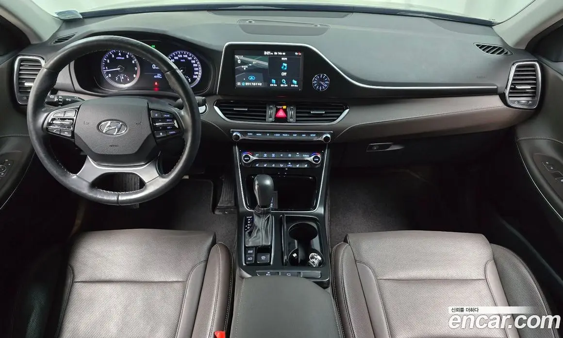 Hyundai Grandeur 2018 2.4 автомат (гидро), фото 10 Hyundai Grandeur 2018 2.4 автомат (гидро), фото 10