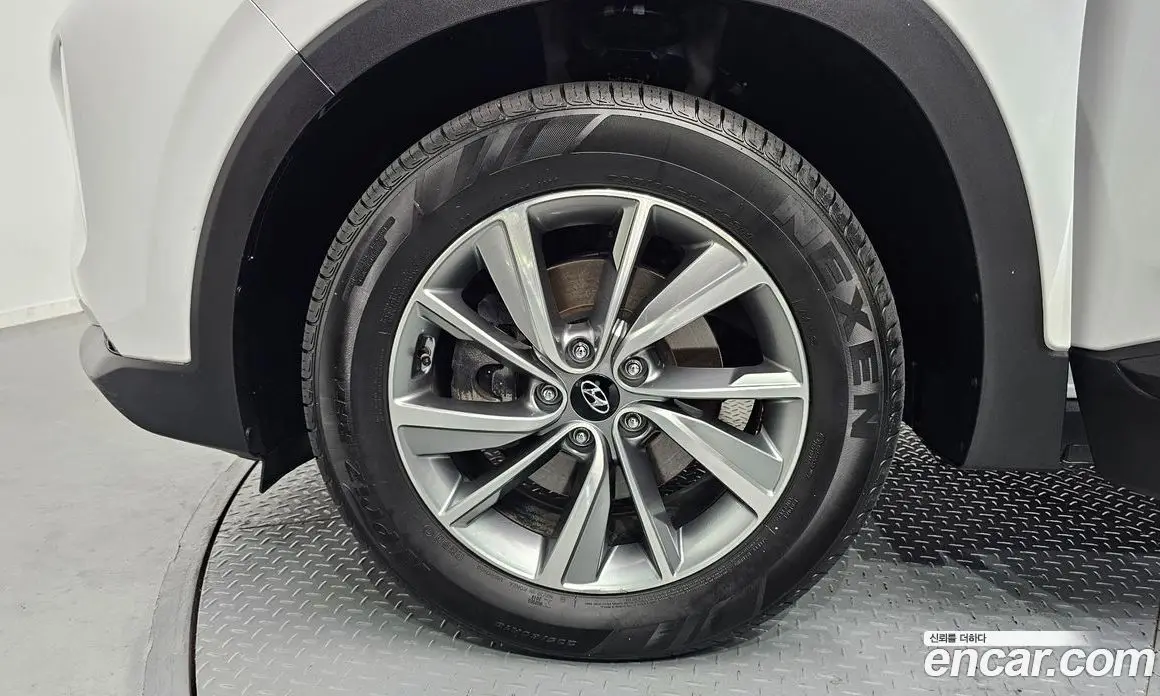 Hyundai Santa Fe 2019 2.0 автомат (гидро), фото 5 Hyundai Santa Fe 2019 2.0 автомат (гидро), фото 5