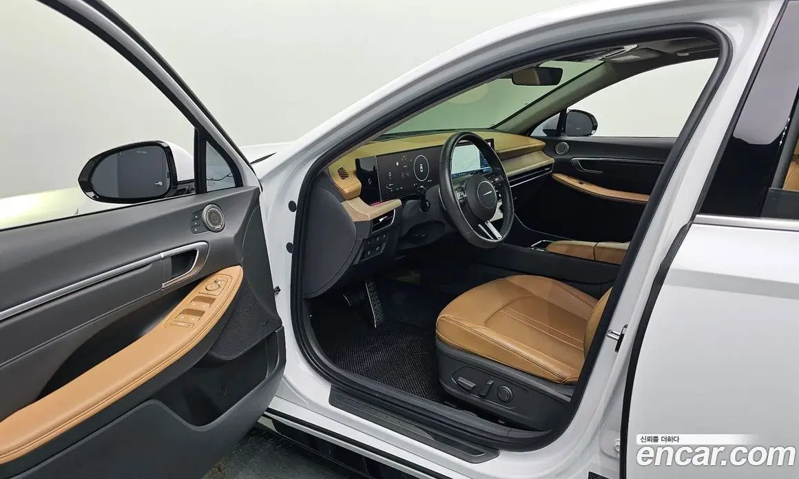 Hyundai Sonata 2023 2.0 автомат (гидро), фото 13