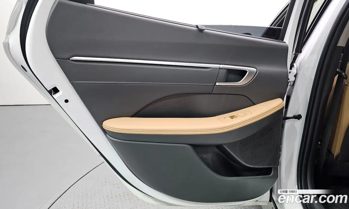 Hyundai Sonata 2023 2.0 автомат (гидро), фото 15