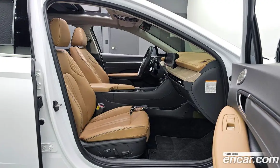 Hyundai Sonata 2023 2.0 автомат (гидро), фото 16