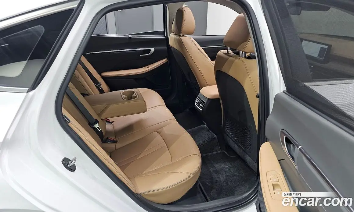 Hyundai Sonata 2023 2.0 автомат (гидро), фото 17